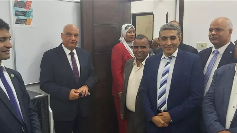 رئيس غارب ورئيس قطاع الحسابات يفتتحان مبنى المراقبة المالية