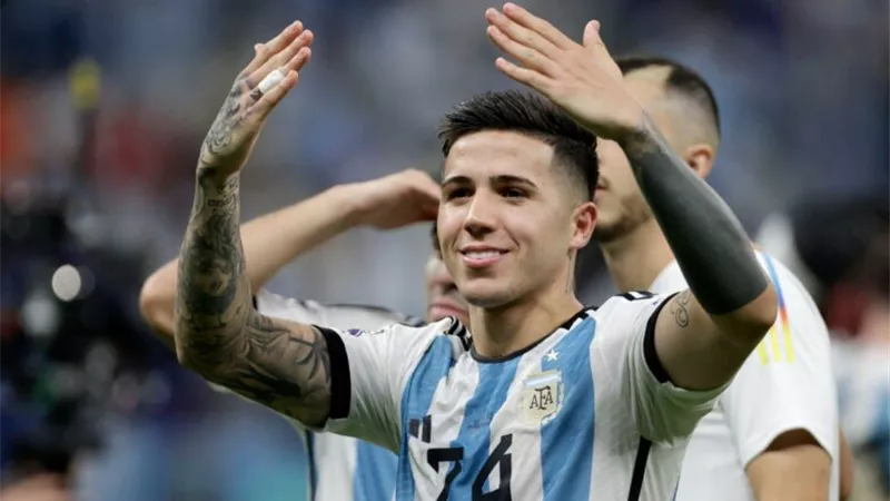 إنزو فرنانديز يمهد الطريق لانتقال بيلينجهام إلى ريال مدريد