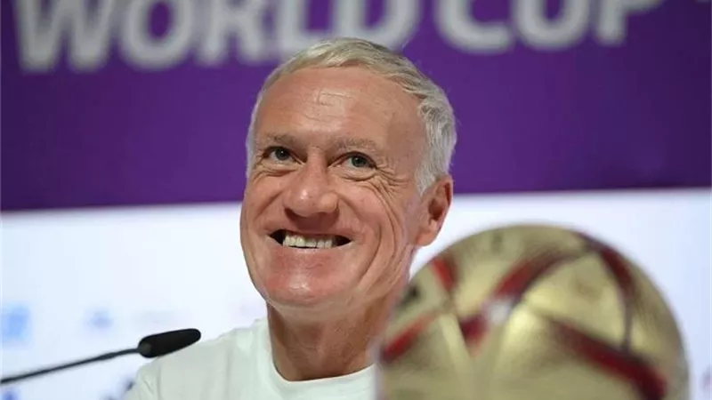مدرب منتخب فرنسا يكشف عن أفضل لاعب فى المونديال