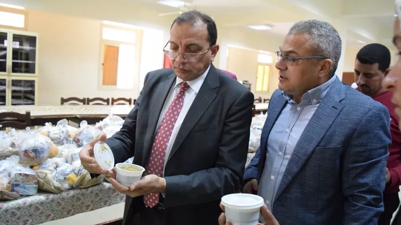 رئيس جامعة بني سويف يتفقد المدينة الجامعية للطالبات بشرق النيل
