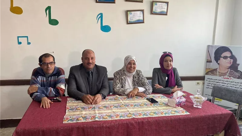 وكيل مديرية التعليم بقنا تشهد فعاليات مسابقة الفنون البيئية للتربية