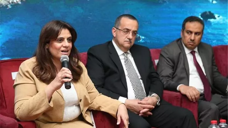 وزيرة الهجرة تعقد لقاء مفتوحًا برموز الجالية المصرية في الإمارات