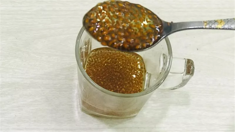 فوائد حب الرشاد مع العسل.. علاح حروق الشمس