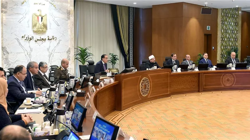 الوزراء يوافق على تعديل قرار استيراد السيارات للمصريين بالخارج