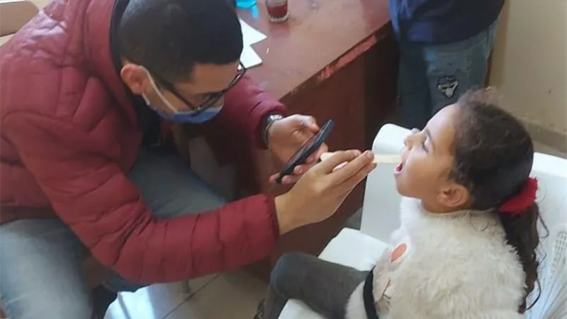 قافلة جامعة الزقازيق تفحص 800 حالة من أهالي اوزلين