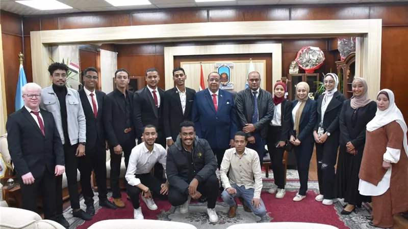 رئيس جامعة الأقصر يعقد أول اجتماع لاتحاد طلاب الجامعة الجديد