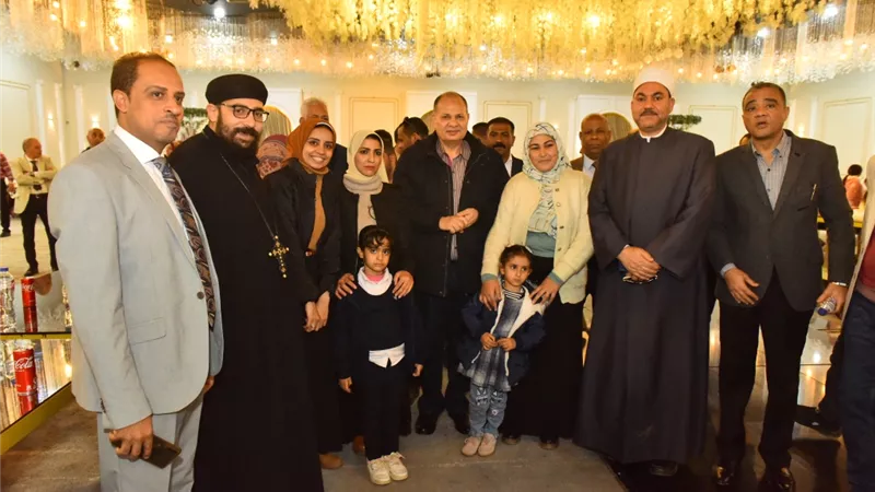 محافظ أسيوط وأمين حزب الشعب الجمهورى يشهدان حفل الايتام وذوى الهمم