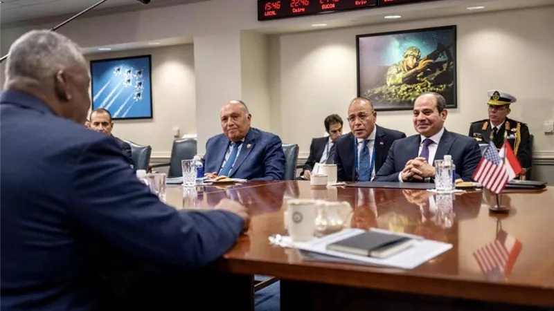 تفاصيل لقاء الرئيس السيسي مع وزير الدفاع الأمريكي أوستن لويد