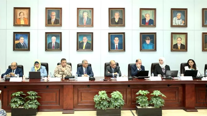 وزير السياحة والآثار يترأس اجتماع مجلس إدارة هيئة المتحف المصري