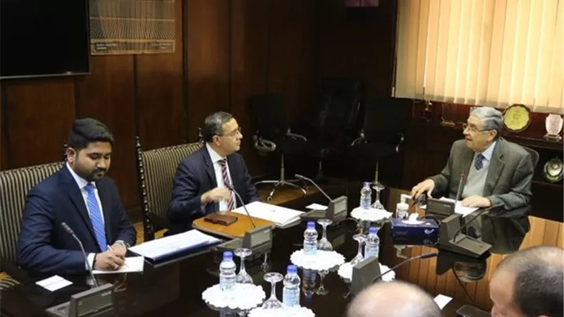 وزير الكهرباء يبحث التعاون مع سفير الهند بالقاهرة