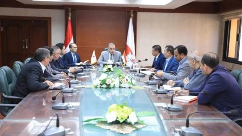محافظ سوهاج يعقد اجتماعا لمناقشة موقف تطهير الترع ورفع مخلفات