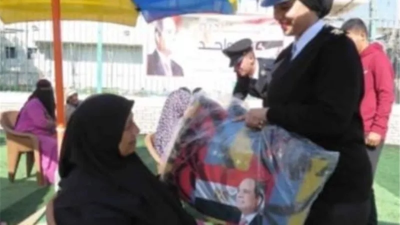 الداخلية توجه قوافل إنسانية لتوزيع المساعدات بالمواطنين بالمستشفيات