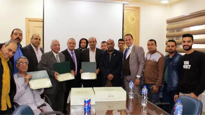 يوم الوفاء بالقابضة للمطارات تكريم ثلاثة من العاملين لبلوغهم سن 60