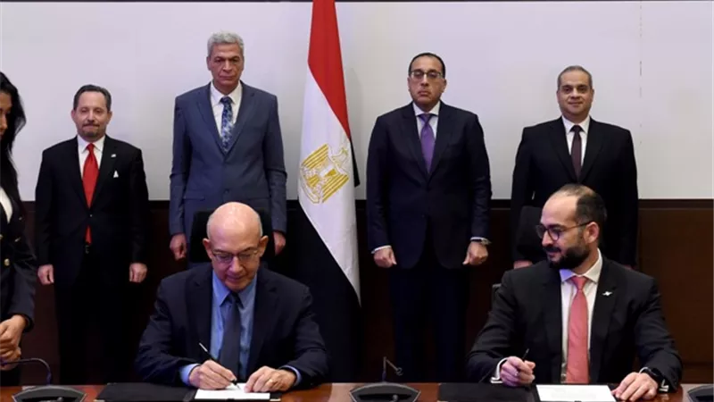 مدبولى يشهد توقيع 