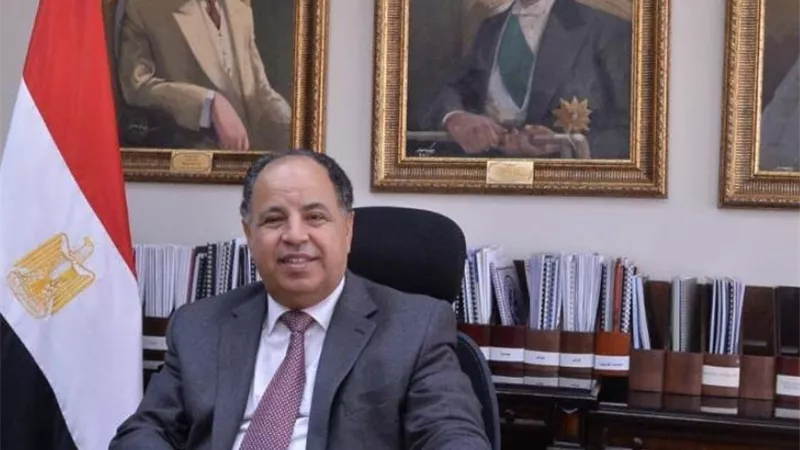 رئيس مصلحة الضرائب:تعزيز حوكمة التعاملات التجارية إلكترونيا