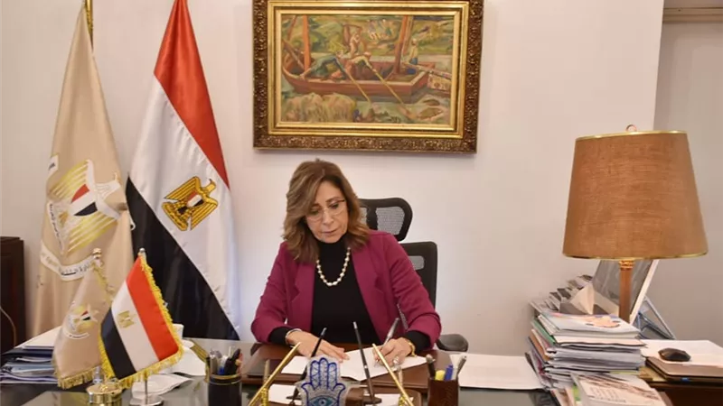 وزيرة الثقافة تُقرر عودة سلسلة ودورية نجيب محفوظ