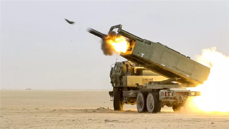 القوات الأوكرانية تقصف بلدة شاستيا