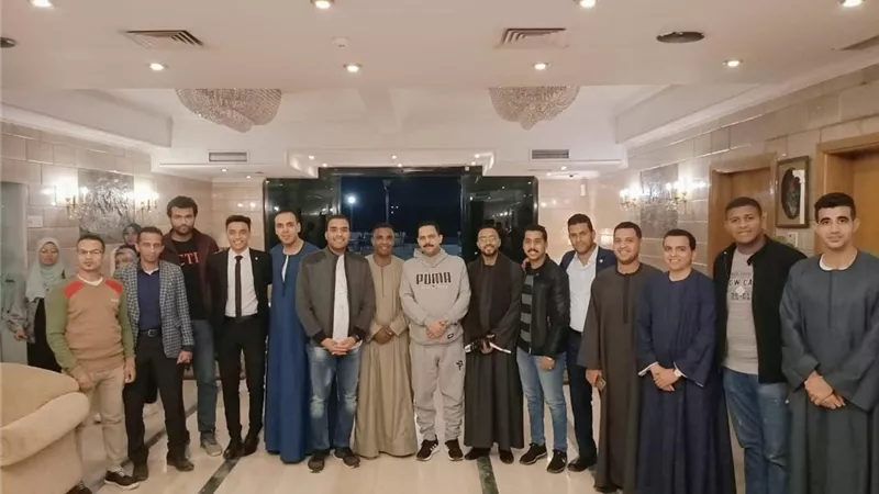 زعيم الأغلبية بمجلس النواب يعقد جلسة حوارية مع برلمان شباب قنا