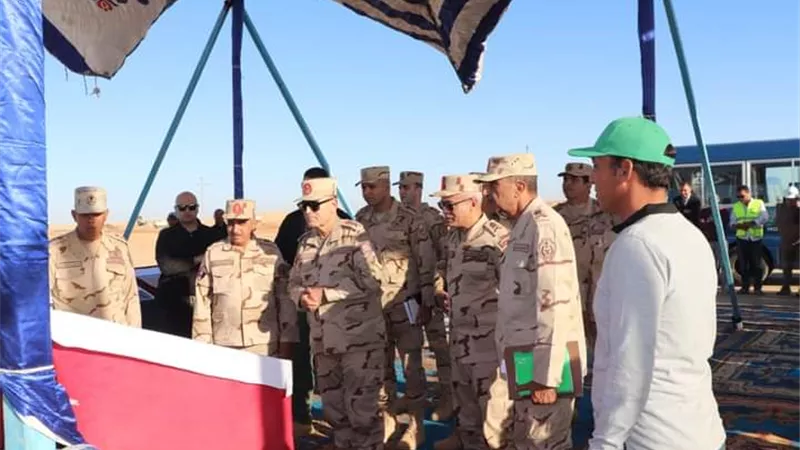 رئيس الأركان يتفقد مشروع إستصلاح وزراعة الأراضى الصحراوية بتوشكى