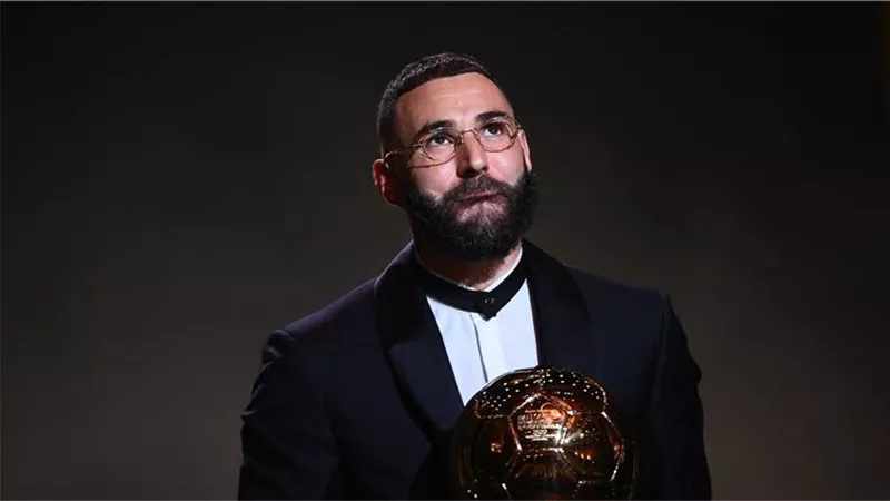 بنزيما يحرج الرئيس الفرنسي ماكرون قبل نهائى كأس العالم