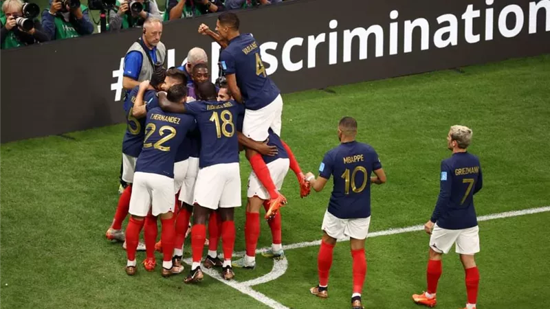 أنباء سارة فى معسكر فرنسا قبل مواجهة الأرجنتين فى نهائى كأس العالم