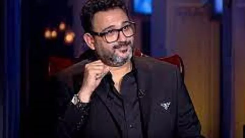 أكرم حسنى يفجر مفاجأة لجمهوره فى رأس السنة