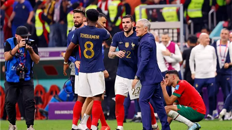 تقارير .. ديشامب يفكر فى استبعاد مهاجم فرنسا أمام الأرجنتين