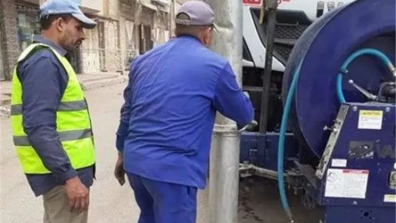 تطهير شبكات وبالوعات الصرف الصحي بمراكز ومدن الشرقية