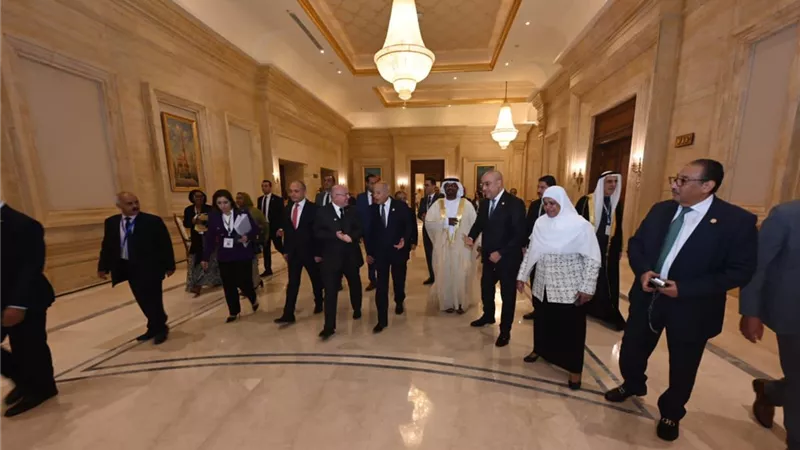 الجزار يتسلم رئاسة الدورة الـ39 لمجلس وزراء الإسكان والتعمير العرب