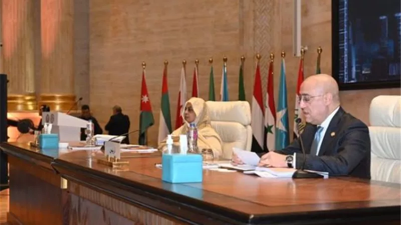 وزير الإسكان يتسلم رئاسة الدورة الـ39 لمجلس وزراء الإسكان والتعمير العرب