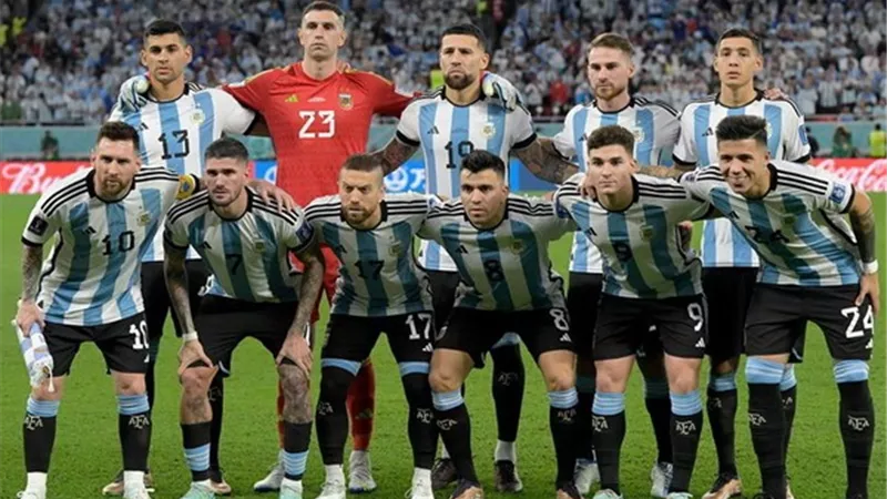ميسي يقود تشكيل الأرجنتين لمواجهة فرنسا بنهائي كأس العالم