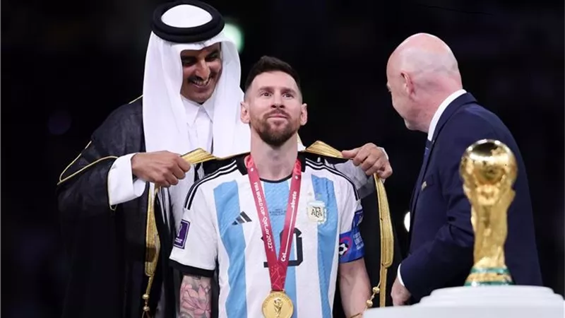 أمير قطر يوجه رسالة لمنتخب الأرجنتين بعد التتويج بالمونديال