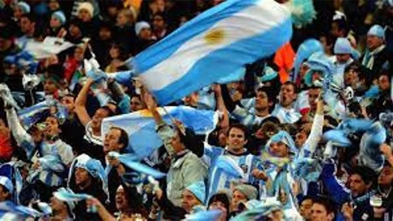 بعد الفوز بالمونديال.. جماهير التانغو يردون على 