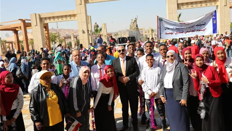 محافظ أسوان يشهد إحتفالية مدارس التربية الخاصة بمشاركة 150 طالب