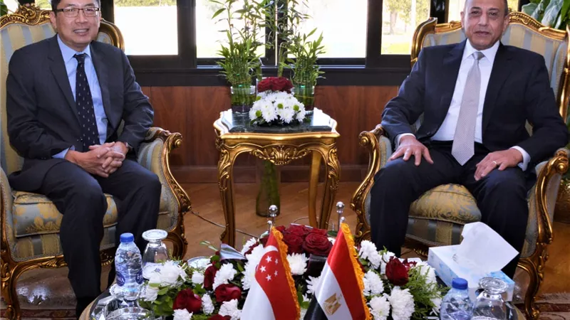 وزير الطيران : تعزيز التعاون والشراكة لجذب مزيد من الحركة الجوية