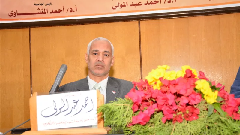 عبدالمولى يشارك في الملتقي التعريفي لطلاب المنح بجامعة أسيوط