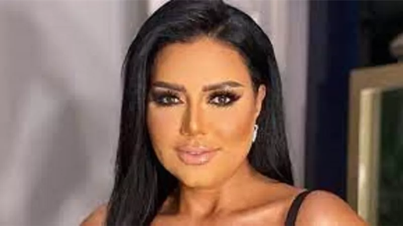 هذا الفنان تتمنى رانيا يوسف العمل معه