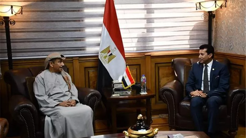 وزير الرياضة يلتقى رئيس اللجنة العليا المنظمة لماراثون زايد الخيري