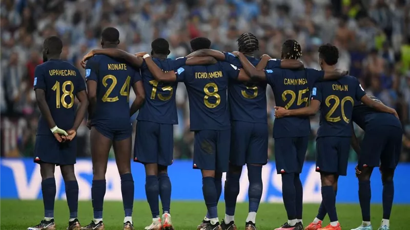 إهانات عنصرية لثنائي منتخب فرنسا.. وبايرن ميونيخ يرد
