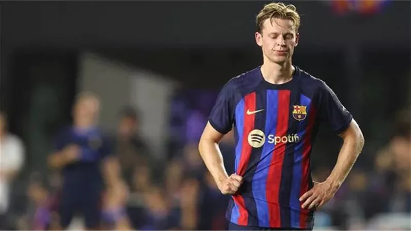 تغيير مفاجيء في موقف دي يونج بشأن مستقبله مع برشلونة