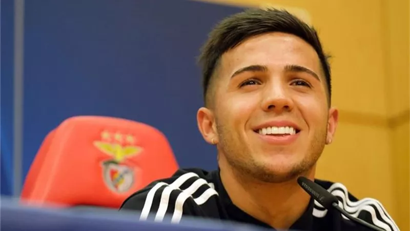 فرنانديز يفضل الانتقال إلى ليفربول على ريال مدريد وعقبة أمام الصفقة