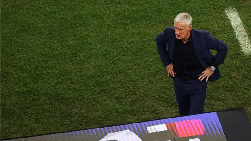 تعرف على ما قاله ديشامب للاعبى فرنسا بين شوطى لقاء الأرجنتين