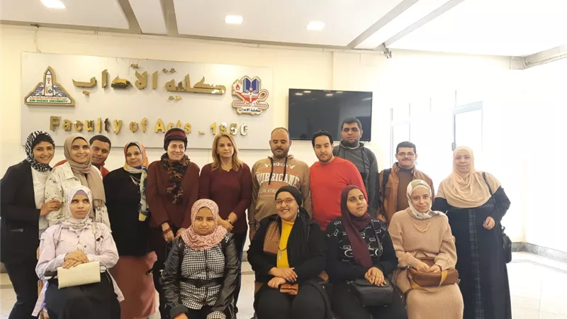 ندوة بآداب عين شمس حول تدعيم الثبات الإنفعالي لدى طلاب الجامعة