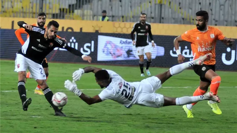 الأهلي وفاركو يتعادلان 1 - 1 فى الشوط الأول