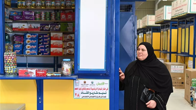 الاورمان توزع أجهزة تعويضية ولاب توب وأكشاك فى قرى ومراكز كفر الشيخ