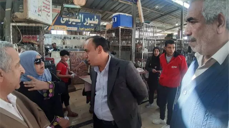 رئيس جهاز الشروق يكشف عن قرارات رادعة لأصحاب المحلات.. بالصور