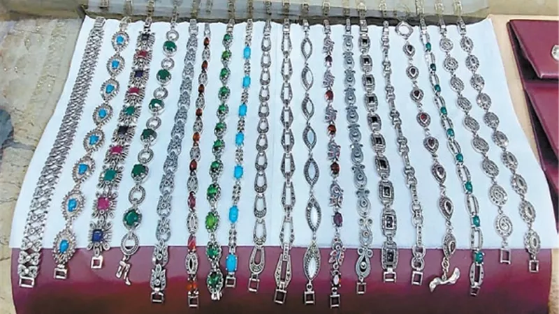 رغم ارتفاع أسعار الذهب.. كساد في سوق الفضة