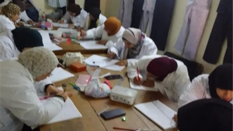 القوى العاملة: بدء التدريب على مهنة التفصيل والحياكة لفتيات الغربية