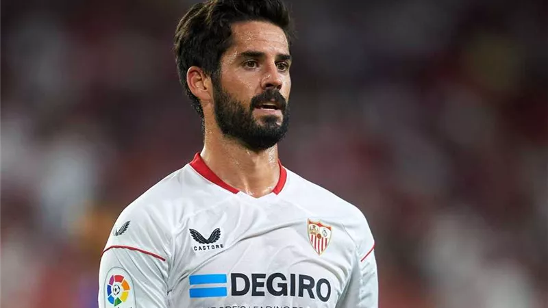 إشبيلية يفسخ تعاقده مع صفقة ريال مدريد .. تعرف على السبب