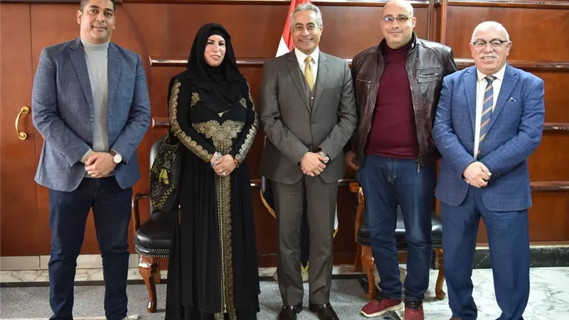 وزير القوى العاملة يعلن توفير عربة متنقلة لتدريب بدويات سانت كاترين